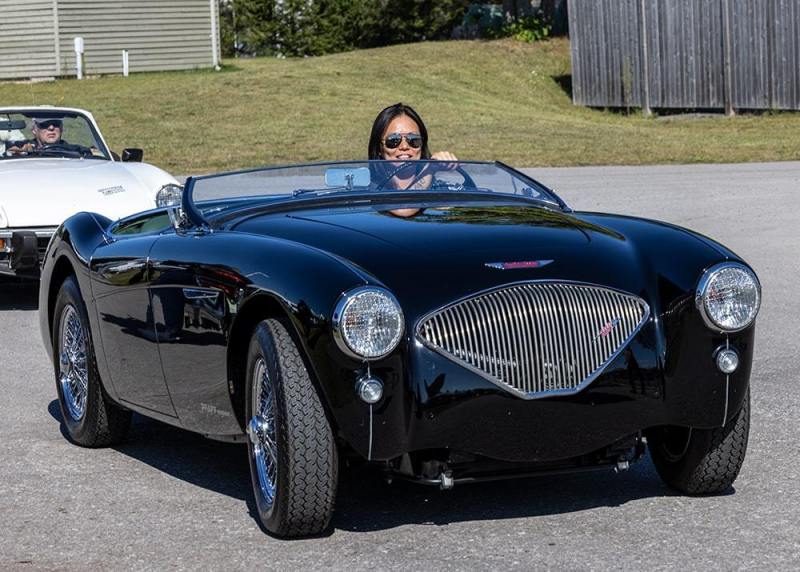 HAGENS-AUSTIN-HEALEY_12A7294-WEB-min