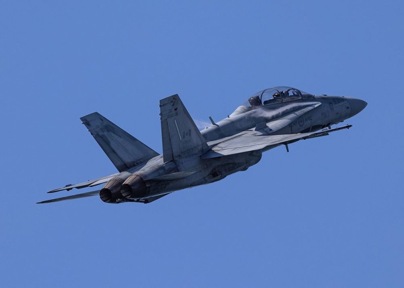 12A4492 CF18